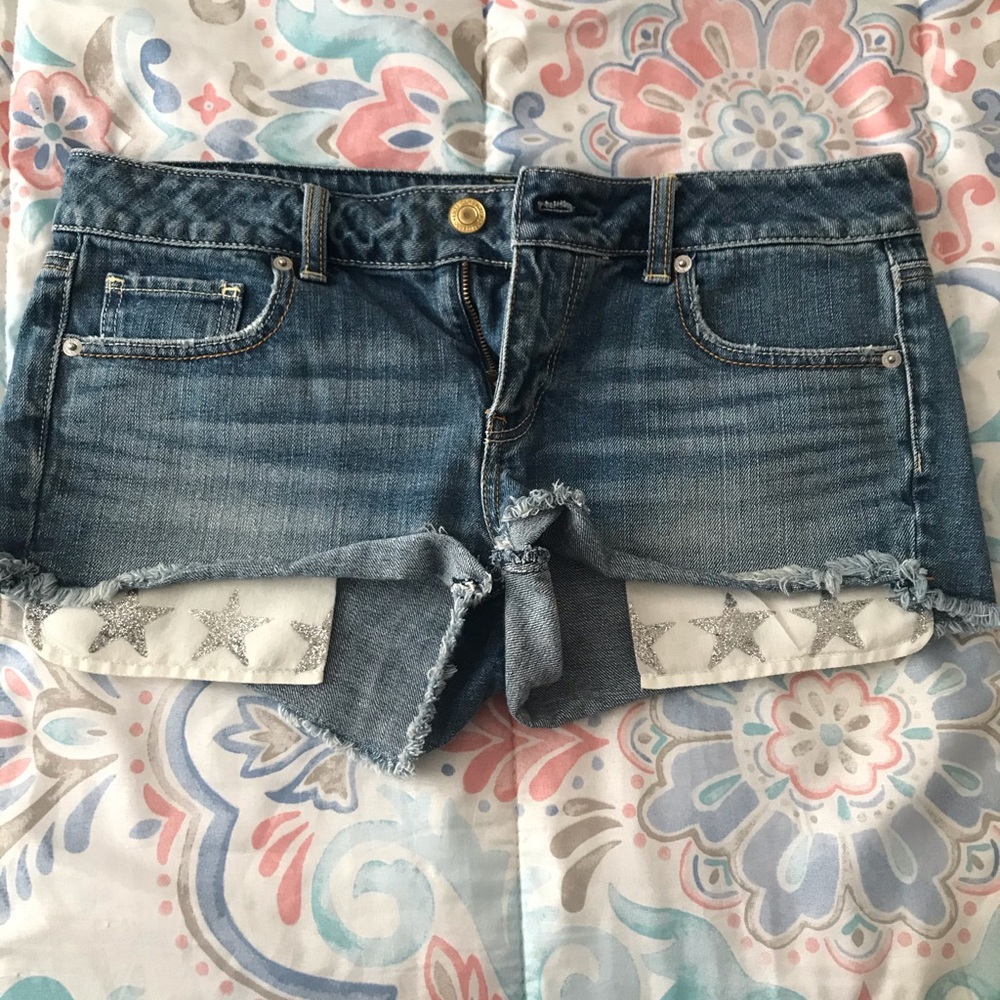 Cutoff star shorts